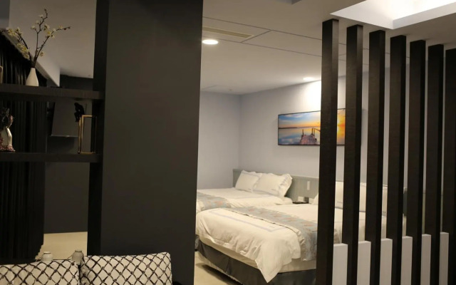 Qian Qian Riverside B&B