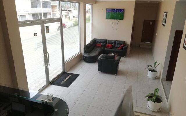 Hostal Cordillera Azul