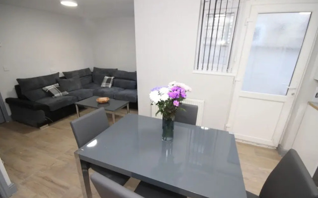 Stunning 6 bed House