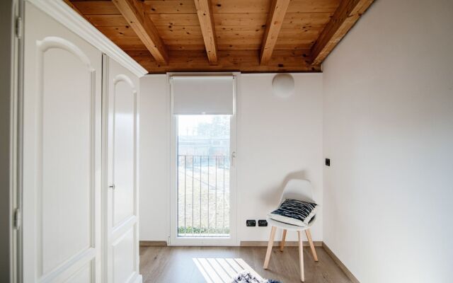 MyHomeInComo -  White Attic