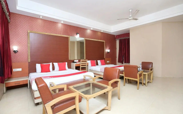 OYO Rooms Hussainpura Bridge