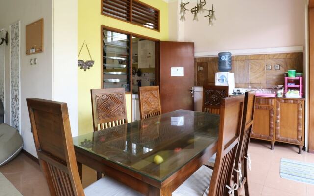 Maharani Guesthouse Tebet Syariah - Hostel
