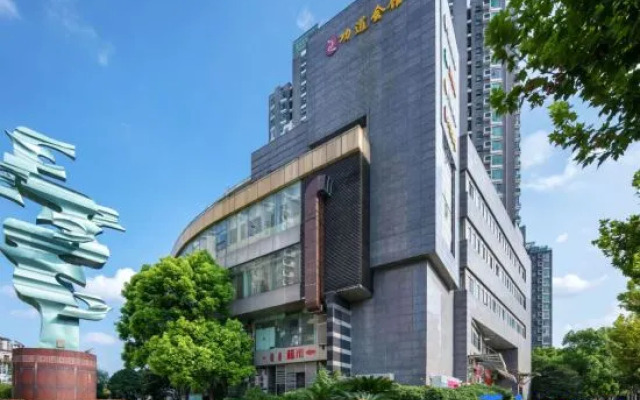 Jungui Hotel (Shanghai Jinshajiang Road Metro Station Branch)