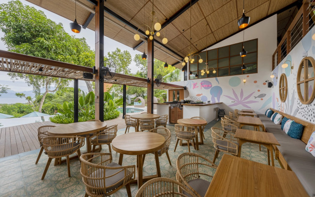 Deep Roots Dive & Yoga Resort