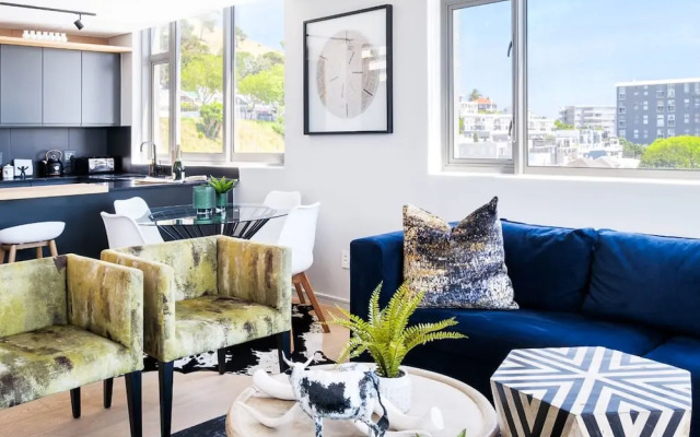 Deluxe Urban Retreat Summit on Quarter