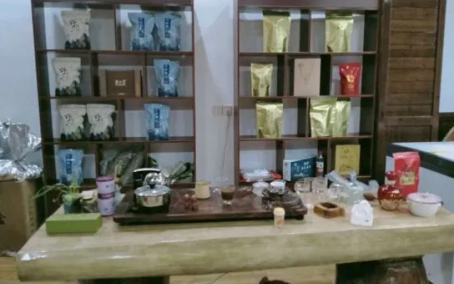 Unique Homestay with Ancient Title in Furong Town