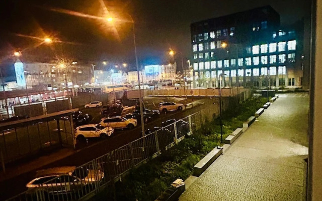 New Luxury Apartmen Metro Station