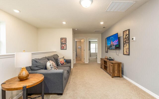 Tvpm-4638td/sr 5 Bedroom Townhouse by RedAwning