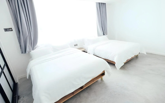 White Loft Hotel