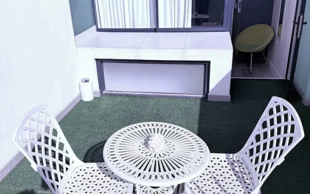 Chick and Luxurious Studio