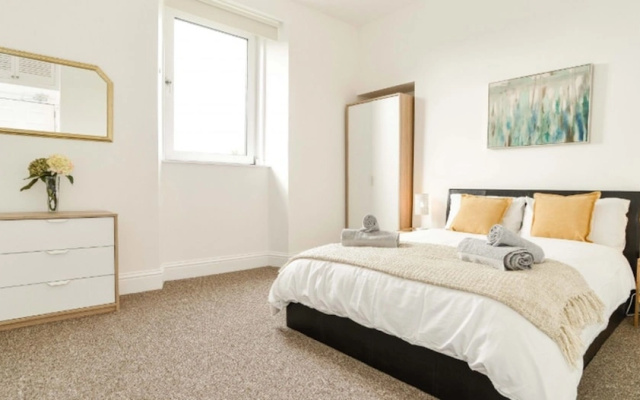 Modern Central Apartment