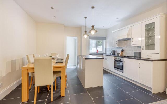 Beautiful 4 Bed House Worcester City Centre