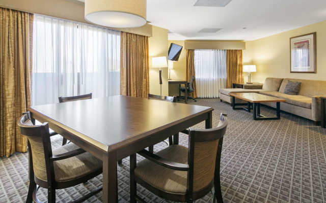 Best Western Plus Scottsdale Thunderbird Suites