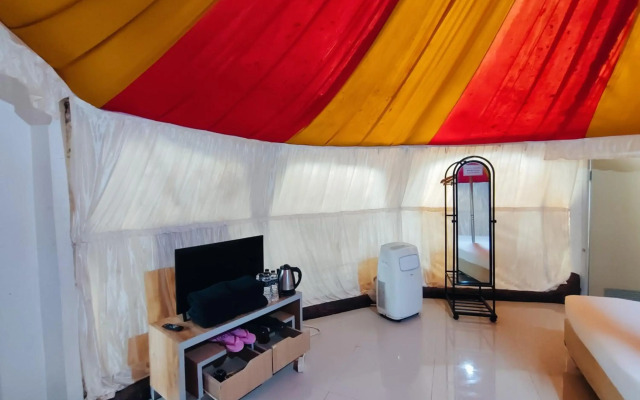Chevilly Resort and Camp