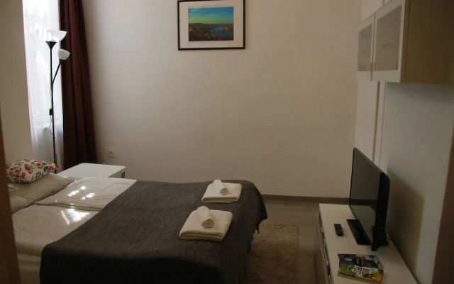 Duna Szecsi Apartmant
