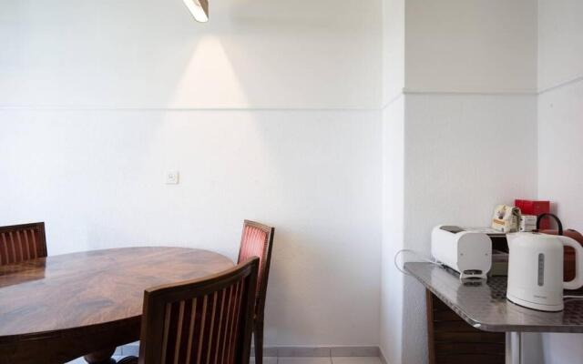 2 Zimmer in Jugendstilwohnung mit Garten (1-6 P.)