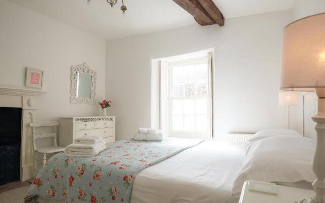 White Hart House, BURFORD
