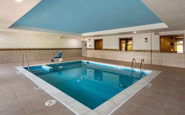 Comfort Inn & Suites Virginia Beach - Norfolk Airport