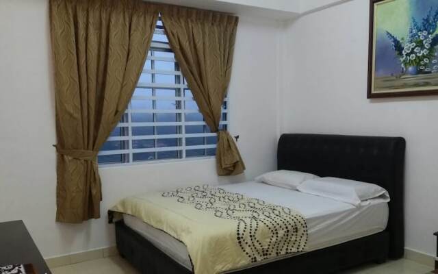 Aaron Apartment at Crown Imperial