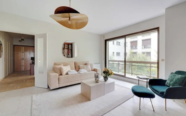 Modern apt With Balcony-2br/6p-neuilly-sur-seine