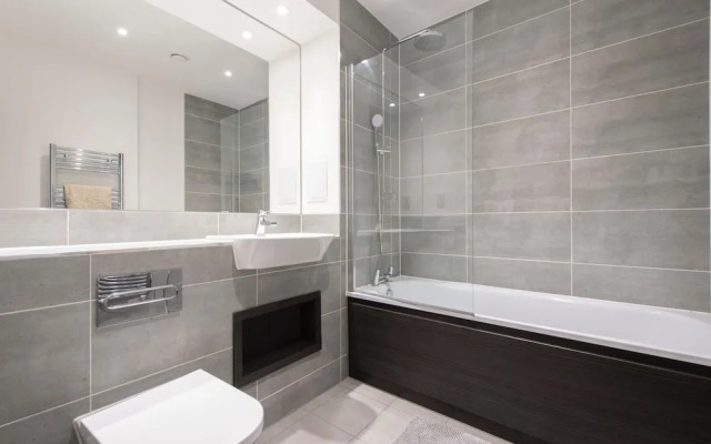 Stunning Luxury Stratford London 2 Bed Apartment