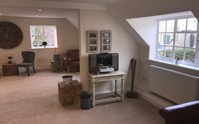 The Lodge at Broadway