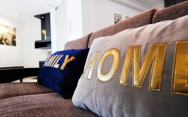 YO.OM Families Gateway Luxury Condo 6-9 Pax