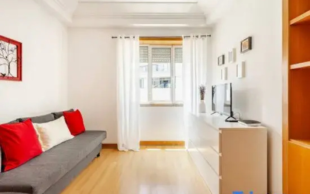 Top Location Beautiful Apartment!