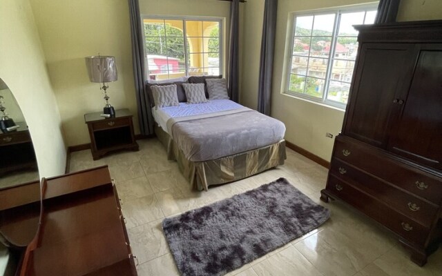 2-bed Apartment Drax Hall Ocho Rios AC and Wifi
