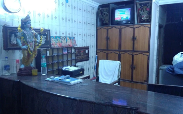 Iroomz Hotel Nandini Lodge