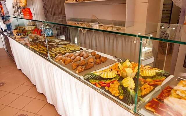 CSA Holiday House Hotel