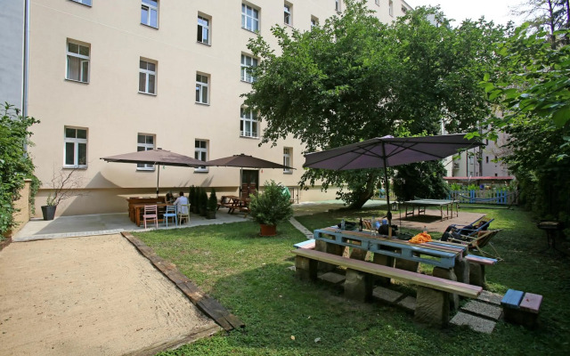 Hostel Dakura