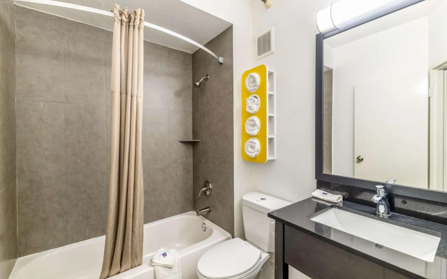 Motel 6 Lewisville, TX - Medical City