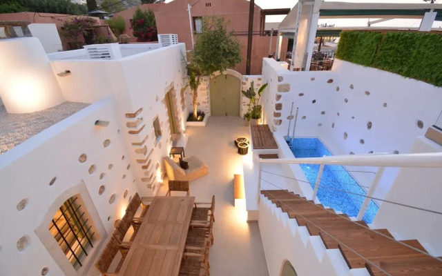 Mint Villa by Checkin