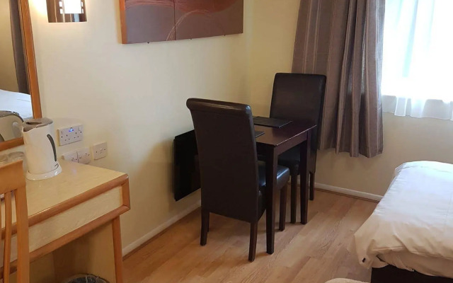 Travel Plaza Hotel