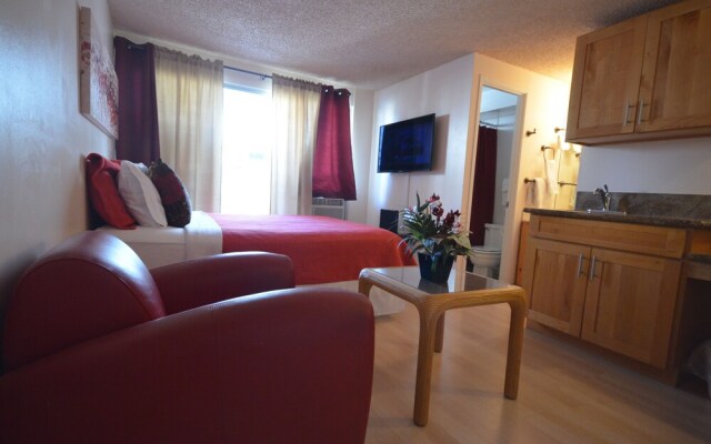 Kuhio Village #1107A by RedAwning