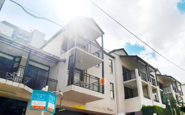 Spring Hill Mews Apartments