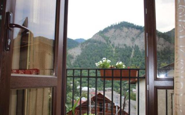 Guja's Guest House