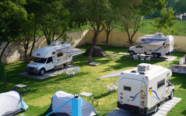 TreeHouse Sunrise Resort & Caravan Park