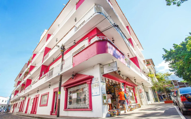 Suites Plaza del Rio - Family Hotel Malecon Centro