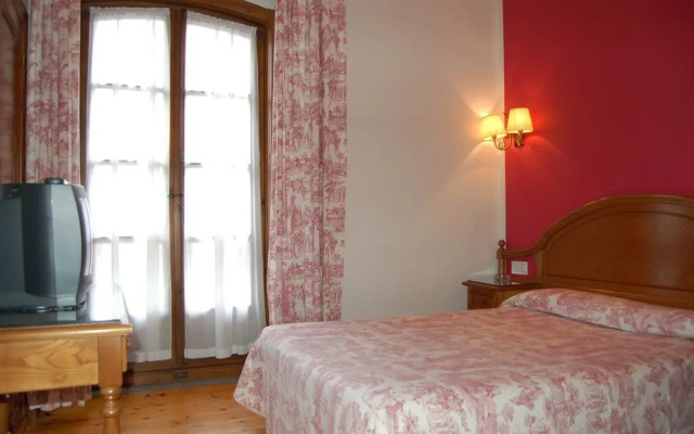 Hotel Puente Romano