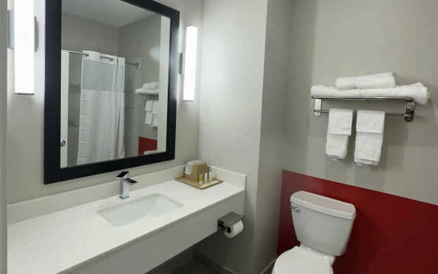 Super 8 By Wyndham Baytown