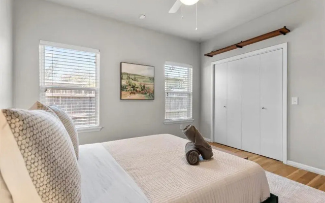 Spacious 3BR w Parking Pet Friendly