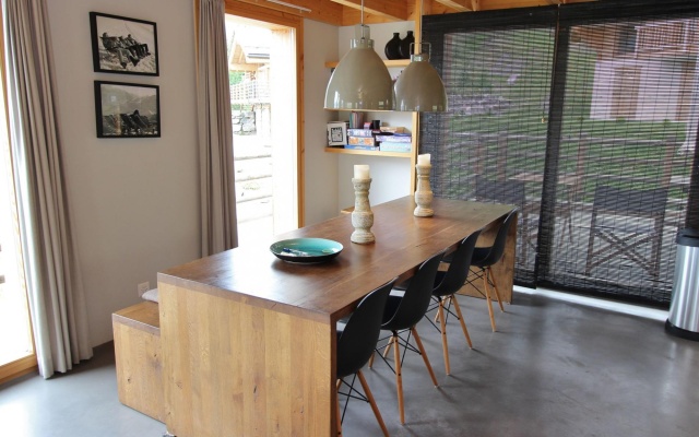 Chalet in La Tzoumaz Near Ski Slopes – Guest Rooms – La Tzoumaz