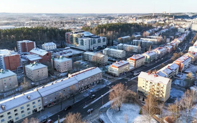 Bright & Cozy 2BR Home in Central Lahti