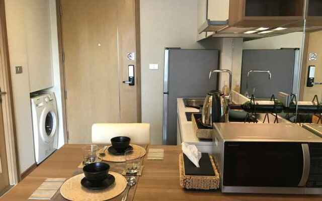 Luxury Condo Sukhumvit 11-13 Asoke Nana Nightlife