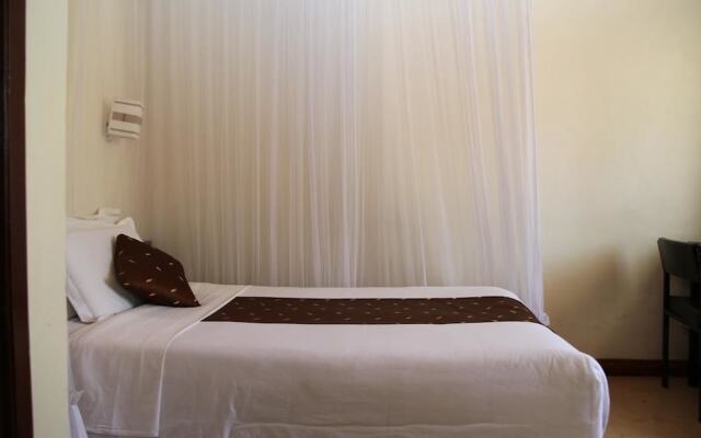 ARC Egerton Hotel