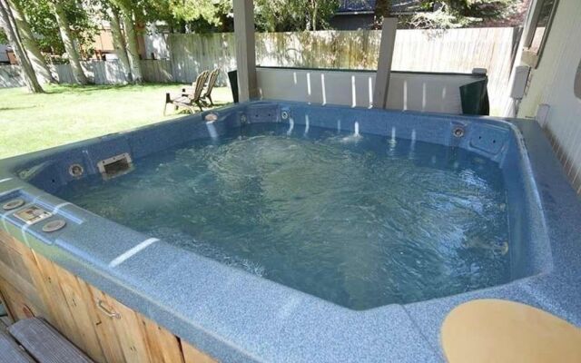 596 Danube Drive 3 Bedroom Home by RedAwning