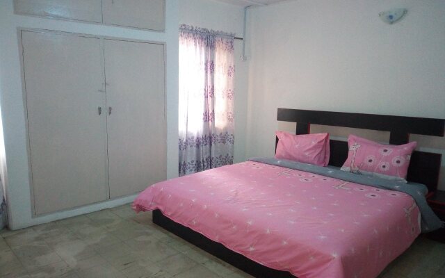 Red Clover Hotel