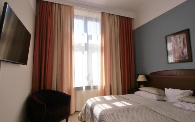 Hotel Bast